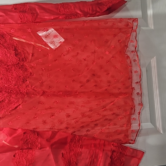 Valetino red lace tip for women size 2 - Picture 5 of 5